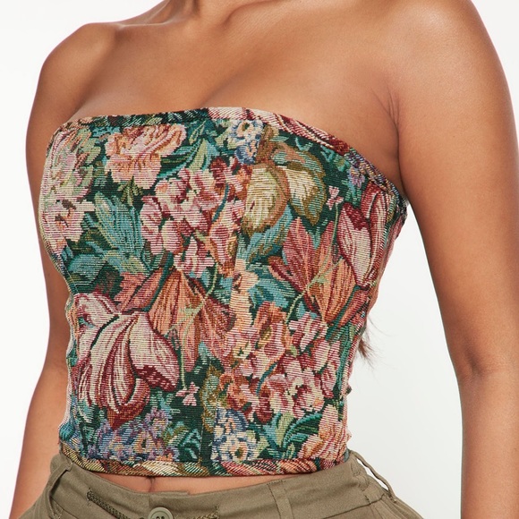 Corset - Picture 2 of 5